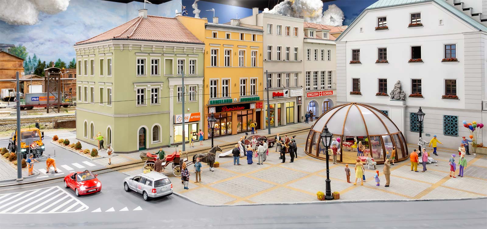 Zdjęcie przedstawia Rynek w Gliwicach w miniaturze na wystawie Kolejkowo Gliwice